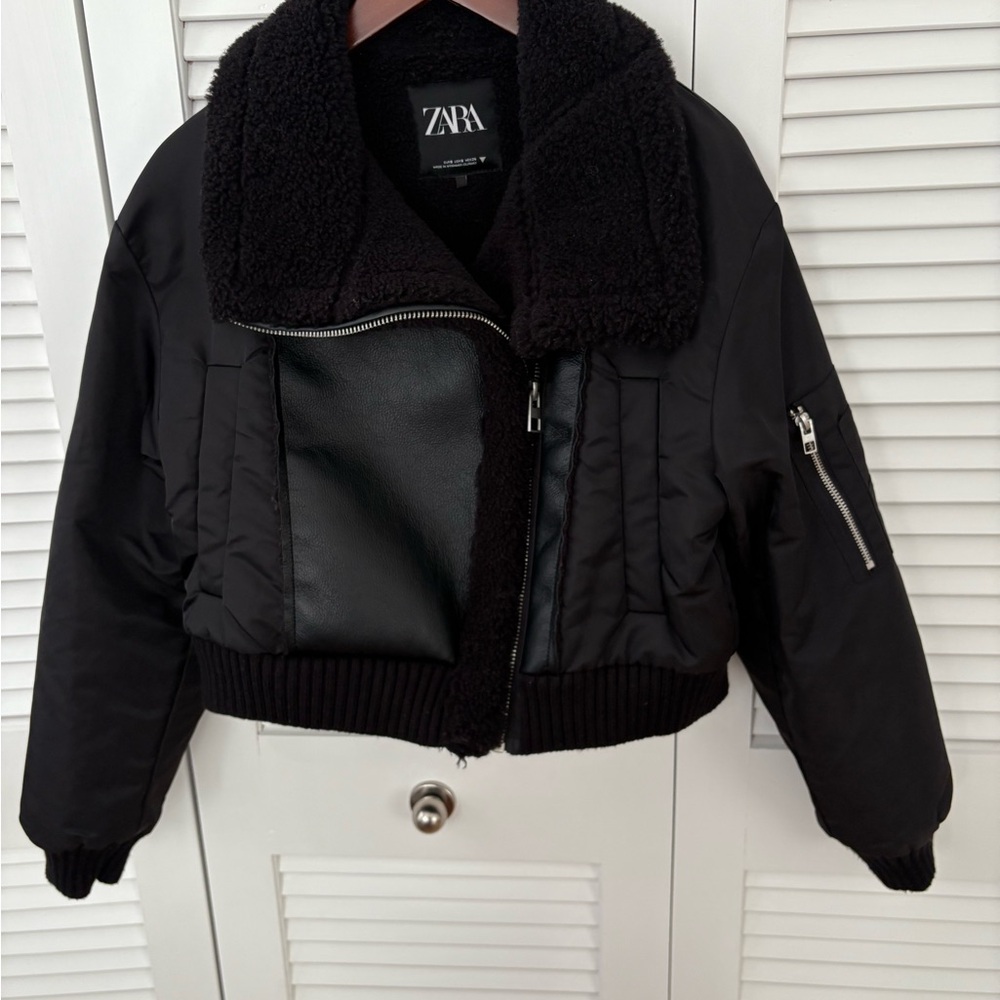 Zara Black Bomber Jacket with Shearling Detail - Picture 6 of 9